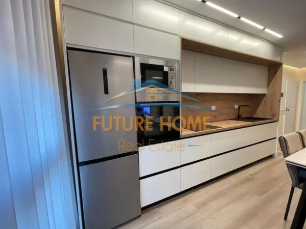 Tirane, jepet me qera apartament 1+1+Ballkon Kati 1, 75 m² 650 € (XHAMLLIKU)