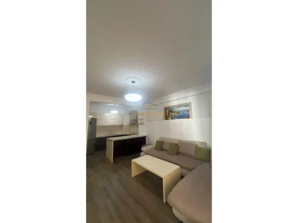 Tirane, jepet me qera apartament 1+1+Ballkon Kati 3, 74 m² 650 € (KODRA E DIELLIT, RRUGA BILL KLINTON)