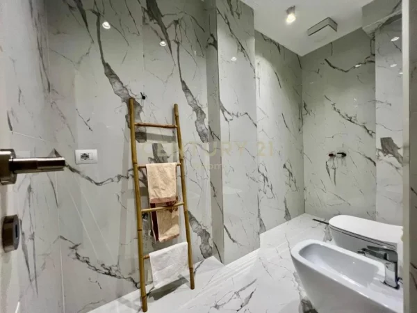 Tirane, shitet apartament 3+1+Aneks+Ballkon Kati 1, 142 m² 265.000 € (Neom124248)