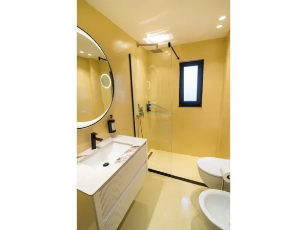 Tirane, jepet me qera apartament 1+1 Kati 4, 75 m² 650 € (RRUGA E DURRESIT)