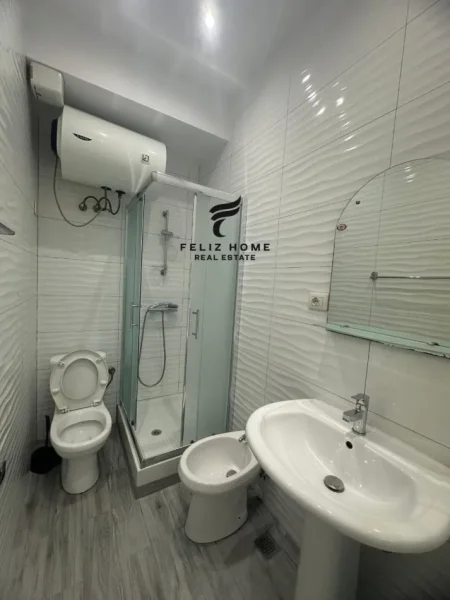 Tirane, jepet me qera apartament 1+1 Kati 2, 60 m² 700 € (STADIUMI ARENA)