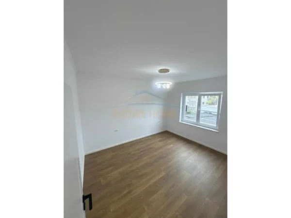 Tirane, shitet apartament Kati 3, 45 m² 104.000 € 