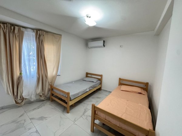 Tirane, jepet me qera apartament 2+1+Ballkon Kati 5, 77 m² 600 € (Fusha Aviacionit)