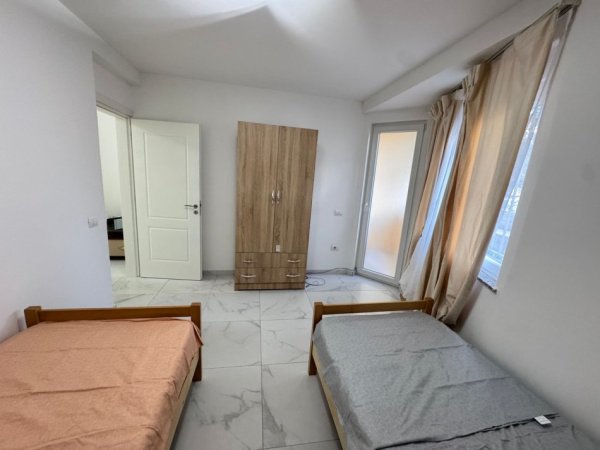 Tirane, jepet me qera apartament 2+1+Ballkon Kati 5, 77 m² 600 € (Fusha Aviacionit)