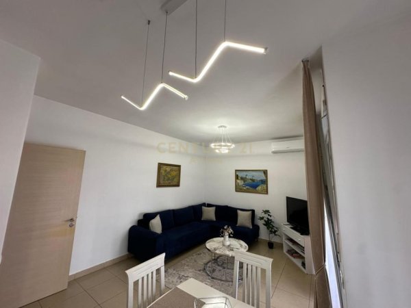 Tirane, jepet me qera apartament 1+1 Kati 5, 70 m² 600 € (Tregu Elektrik)