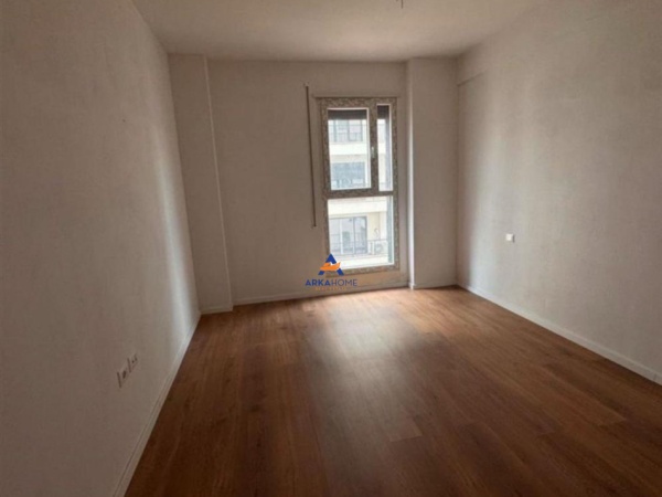 Tirane, jepet me qera apartament 2+1+Ballkon Kati 6, 100 m² 600 € (DON BOSKO, PERBALLE GJYKATES ADMINISTRATIVE)