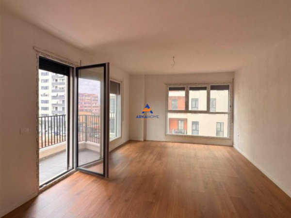 Tirane, jepet me qera apartament 2+1+Ballkon Kati 6, 100 m² 600 € (DON BOSKO, PERBALLE GJYKATES ADMINISTRATIVE)