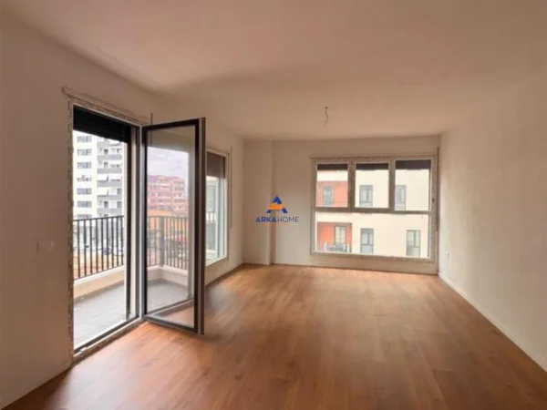 Tirane, jepet me qera apartament 2+1+Ballkon Kati 6, 100 m² 600 € (DON BOSKO, PERBALLE GJYKATES ADMINISTRATIVE)