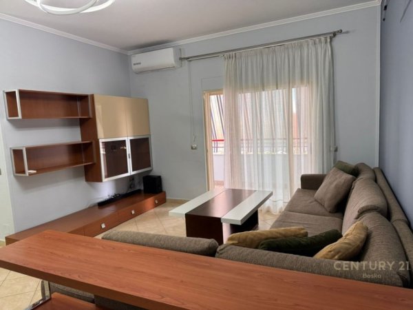 Tirane, jepet me qera apartament 2+1 Kati 7, 95 m² 600 € (Mine Peza)