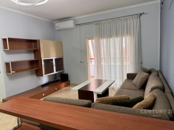 Tirane, jepet me qera apartament 2+1 Kati 7, 95 m² 600 € (Mine Peza)