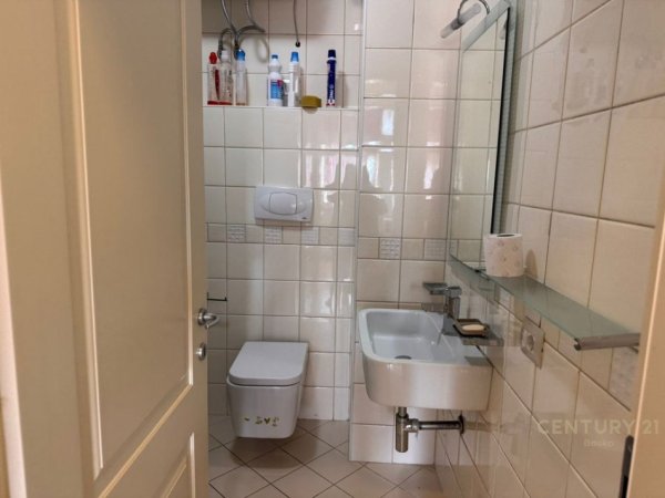 Tirane, jepet me qera apartament 2+1 Kati 7, 95 m² 600 € (Mine Peza)