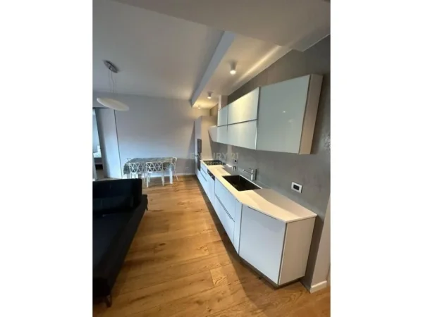 Tirane, jepet me qera apartament 1+1 Kati 4, 84 m² 1.000 € (Ish Garda)