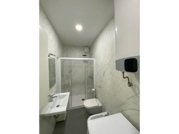 Tirane, jepet me qera apartament 1+1 Kati 4, 84 m² 1.000 € (Ish Garda)