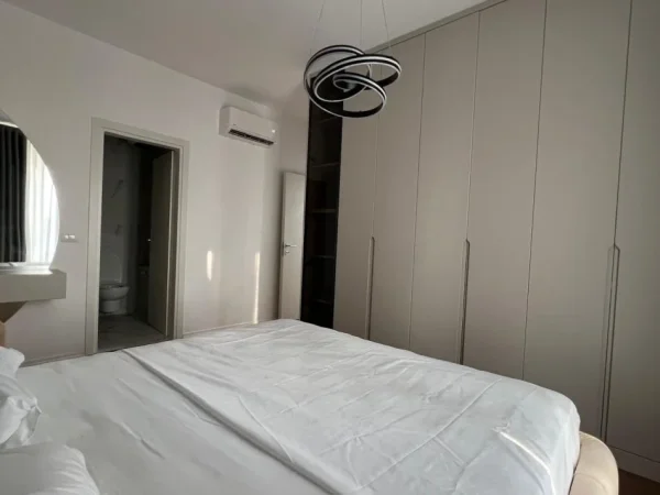 Tirane, jepet me qera apartament 2+1+Ballkon Kati 5, 85 m² 1.000 € (Jordan Misja)