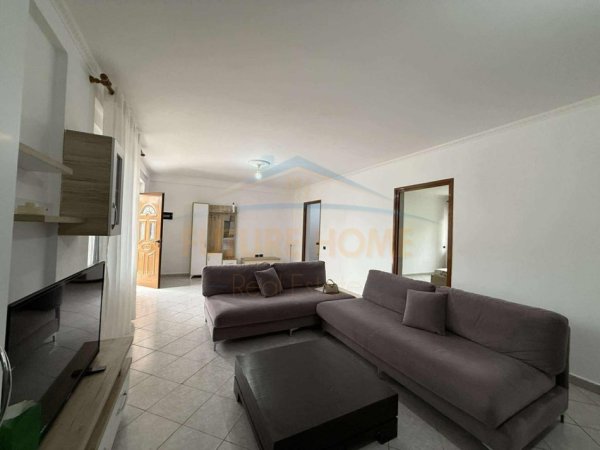 Tirane, jepet me qera apartament 2+1 Kati 1, 123 m² 450 € 