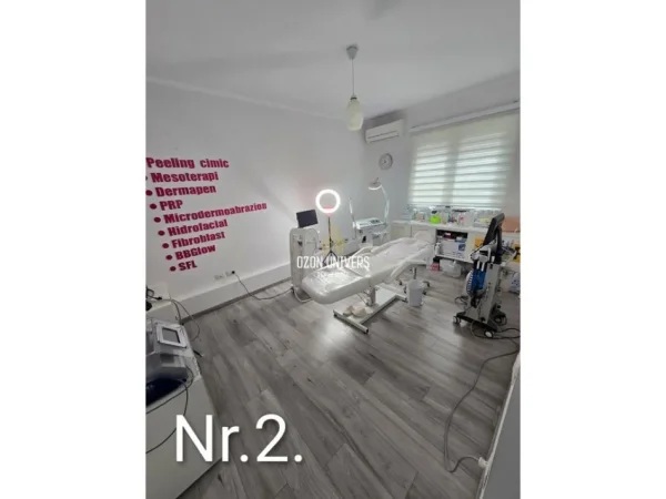 Tirane, jepet me qera ambjent biznesi Kati 2, 70 m² 700 € (Rruga Myslym Shyri)