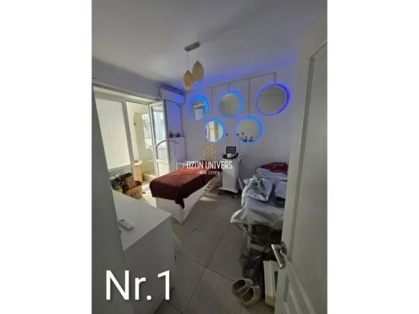 Tirane, jepet me qera ambjent biznesi Kati 2, 70 m² 700 € (Rruga Myslym Shyri)