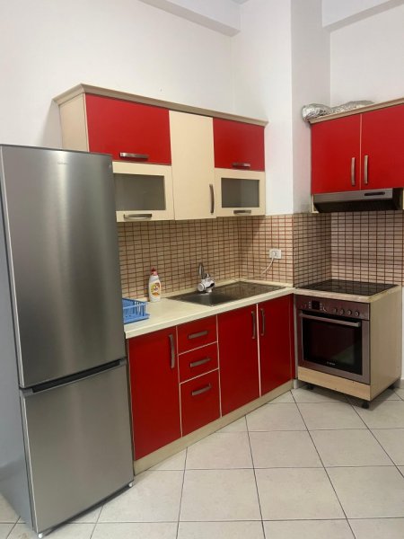Tirane, jepet me qera apartament 2+1+Ballkon Kati 2, 80 m² 480 € (Rruga Mikel Maruli)