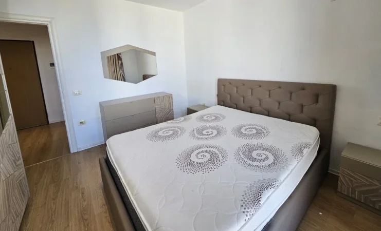 Tirane, jepet me qera apartament 1+1 Kati 7, 75 m² 500 €