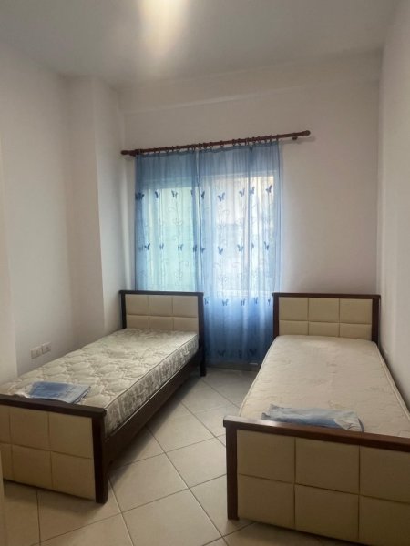 Tirane, jepet me qera apartament 2+1+Ballkon Kati 2, 80 m² 480 € (Rruga Mikel Maruli)