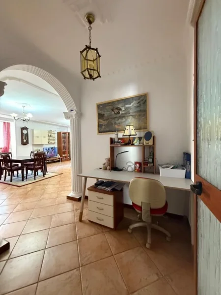 Durres, shitet apartament 3+1 , 153 m² 300.000 € (Vollga)