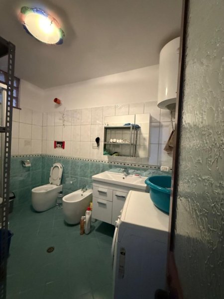 Durres, shitet apartament 3+1 , 153 m² 300.000 € (Vollga)