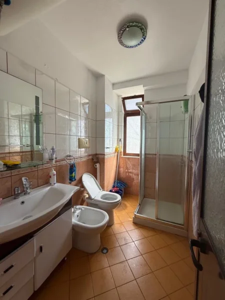 Durres, shitet apartament 3+1 , 153 m² 300.000 € (Vollga)