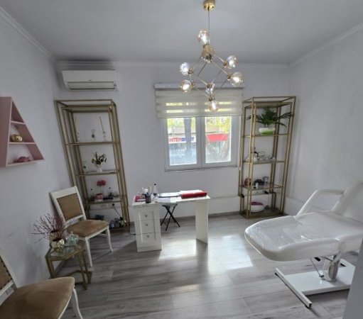 Tirane, jepet me qera ambjent biznesi Kati 2, 70 m² 800 € (myslym shyri)