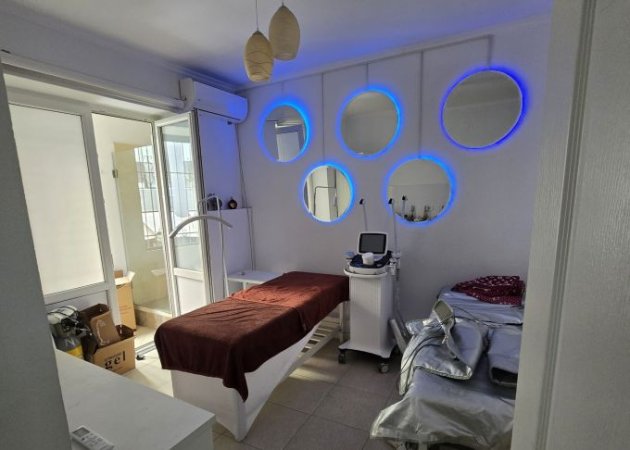 Tirane, jepet me qera ambjent biznesi Kati 2, 70 m² 800 € (myslym shyri)