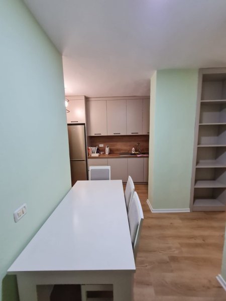 Tirane, jepet me qera apartament 1+1 Kati 5, 70 m² 550 €
