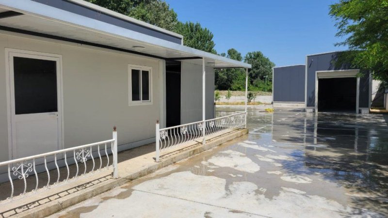 Tirane, jepet me qera ambjent biznesi Kati 0, 350 m² 1.500 € (PRANE AEROPORTIT,RINAS)