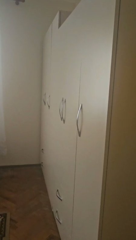 Tirane, jepet me qera apartament 3+1 Kati 4, 660 € 