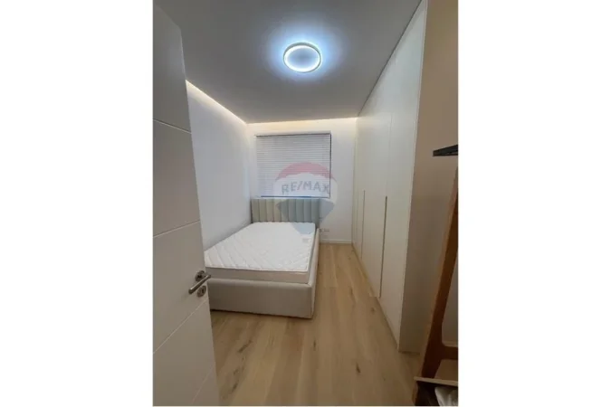 Tirane, jepet me qera apartament 2+1+Ballkon , 89 m² 700 € (rruga Teodor Keko)