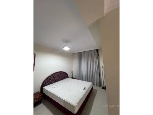 Tirane, jepet me qera apartament 2+1 Kati 7, 116 m² 700 € (Bulevardi i Ri rezidenca Avid)