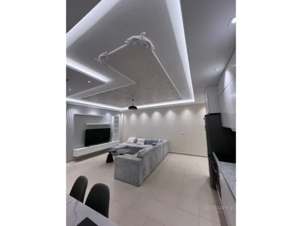 Tirane, jepet me qera apartament 2+1 Kati 7, 116 m² 700 € (Bulevardi i Ri rezidenca Avid)