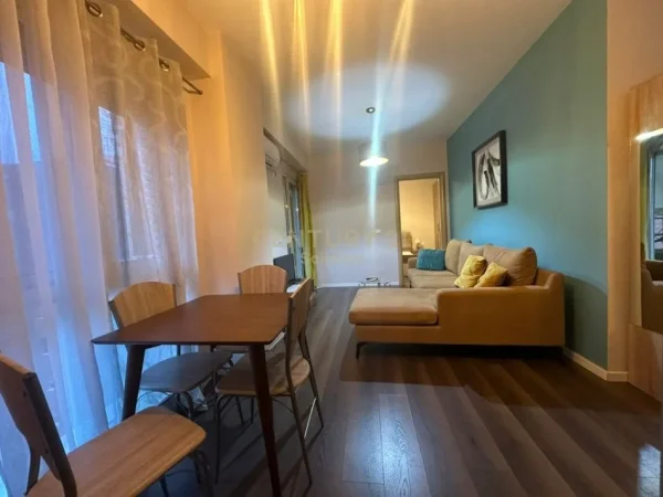 Tirane, jepet me qera apartament 1+1 Kati 7, 60 m² 650 € (Kompleksi Delijorgji)