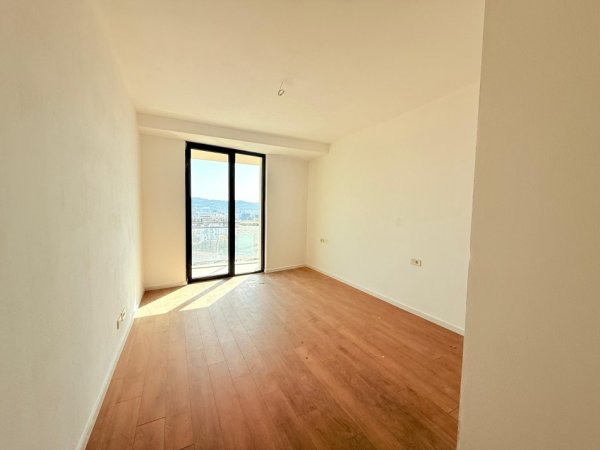 Tirane, shitet apartament 3+1+Ballkon Kati 13, 126 m² (GOLDEN TOWER, MINEPEZA)