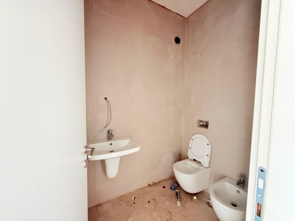 Tirane, shitet apartament 3+1+Ballkon Kati 13, 126 m² (GOLDEN TOWER, MINEPEZA)