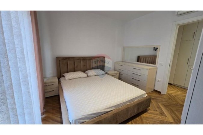 Tirane, jepet me qera apartament 2+1+Aneks+Ballkon , 120 m² 1.000 € (Liqeni i thate)
