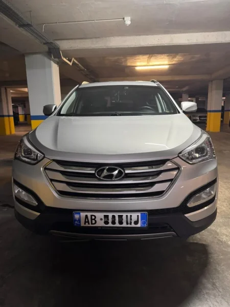 Tirane, shitet SUV Hyundai Santa Fe eVGT Nafte, gri metalizato automatik Klima 173.000 km 9.300 €