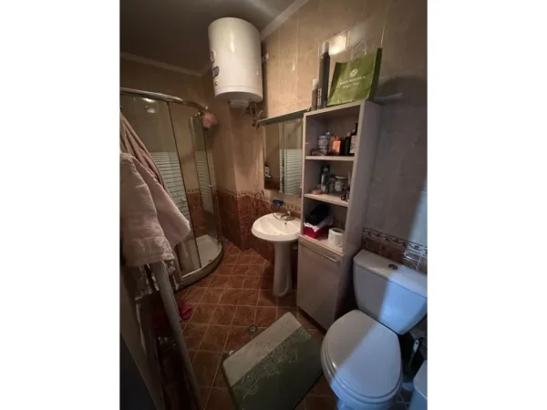 Tirane, shitet apartament 3+1+Aneks+Ballkon Kati 5, 105 m² 180.000 € (Ali Demi)