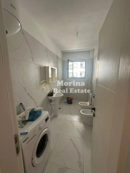Tirane, jepet me qera apartament 1+1+Ballkon Kati 4, 69 m² 350 € (Kamez)