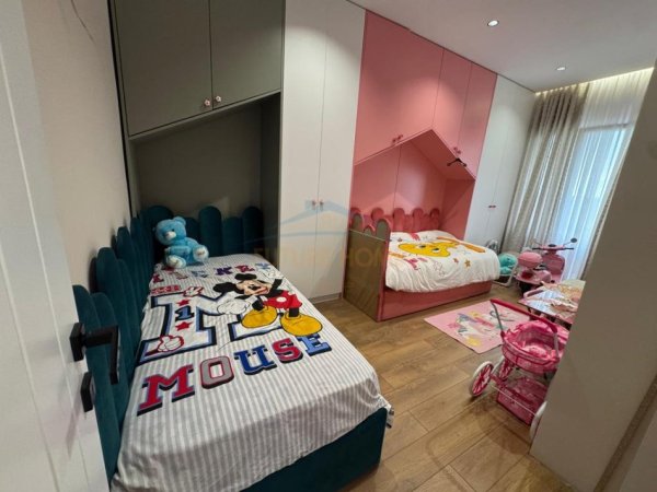 Tirane, shitet apartament 2+1+Aneks+Ballkon Kati 2, 107 m² 180.000 € (FRESK)