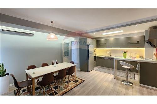 Tirane, jepet me qera apartament 2+1 Kati 7, 123 m² 1.350 € (Rruga Vaso Pasha Libri Universitar, Tiranë)