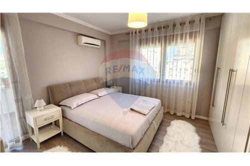 Tirane, jepet me qera apartament 2+1 Kati 7, 123 m² 1.350 € (Rruga Vaso Pasha Libri Universitar, Tiranë)