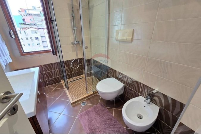 Tirane, jepet me qera apartament 2+1 Kati 7, 123 m² 1.350 € (Rruga Vaso Pasha Libri Universitar, Tiranë)