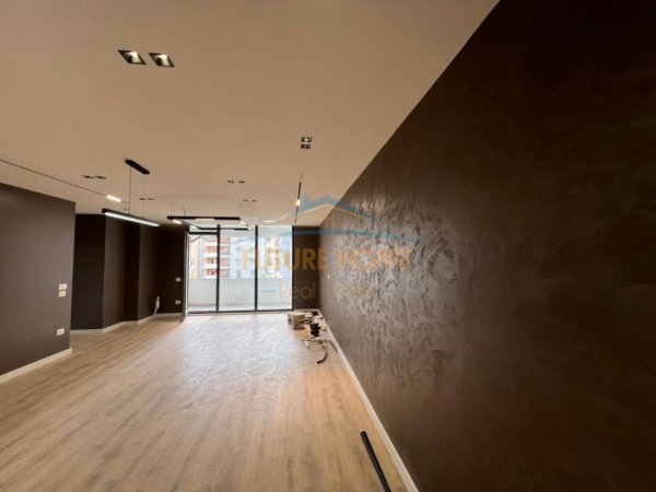 Tirane, shitet apartament 3+1+Aneks+Ballkon Kati 4, 132 m² 200.000 € (Unaza e Re)