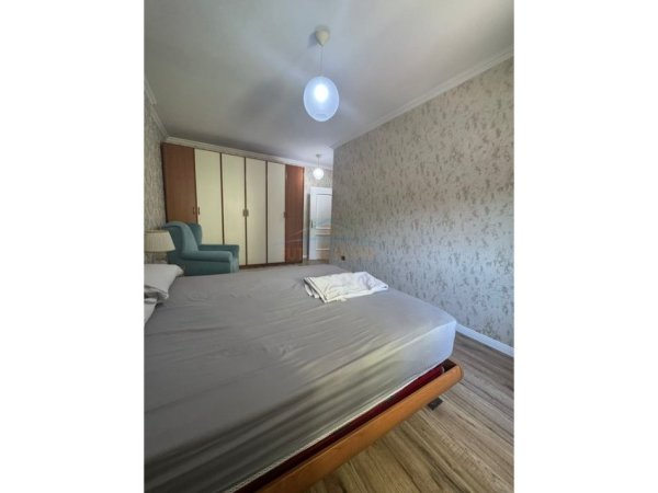 Tirane, shitet apartament 2+1 Kati 4, 128 m² 385.000 € (Bllok)