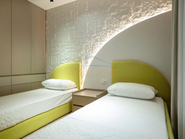 Tirane, shitet apartament 2+1+Aneks+Ballkon Kati 2, 104 m² 210.000 € (Unaza e Re)