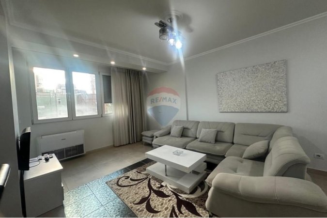 Tirane, shitet apartament 3+1 Kati 3, 299.000 € (Rruga Him Kolli, Tiranë)